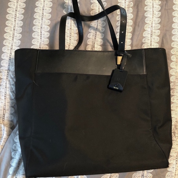 tumi nora tote